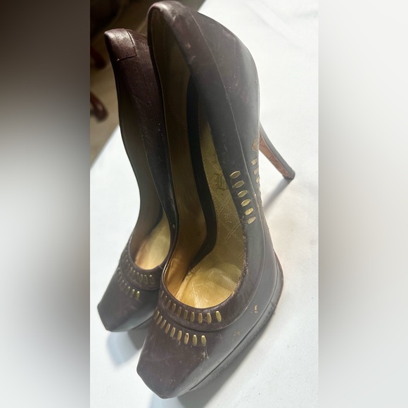 L.A.M.B. GWEN STEFANI Y2K Brown Leather Heels Gold Studded Accents Women’s 8.5 - Picture 2 of 12
